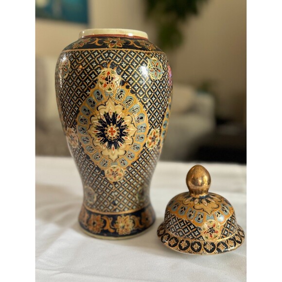 Chinese Hand Painted Vase Zhong Guo Zhi Zao Blue Gold Floral Motif Vintage China - Picture 3 of 8